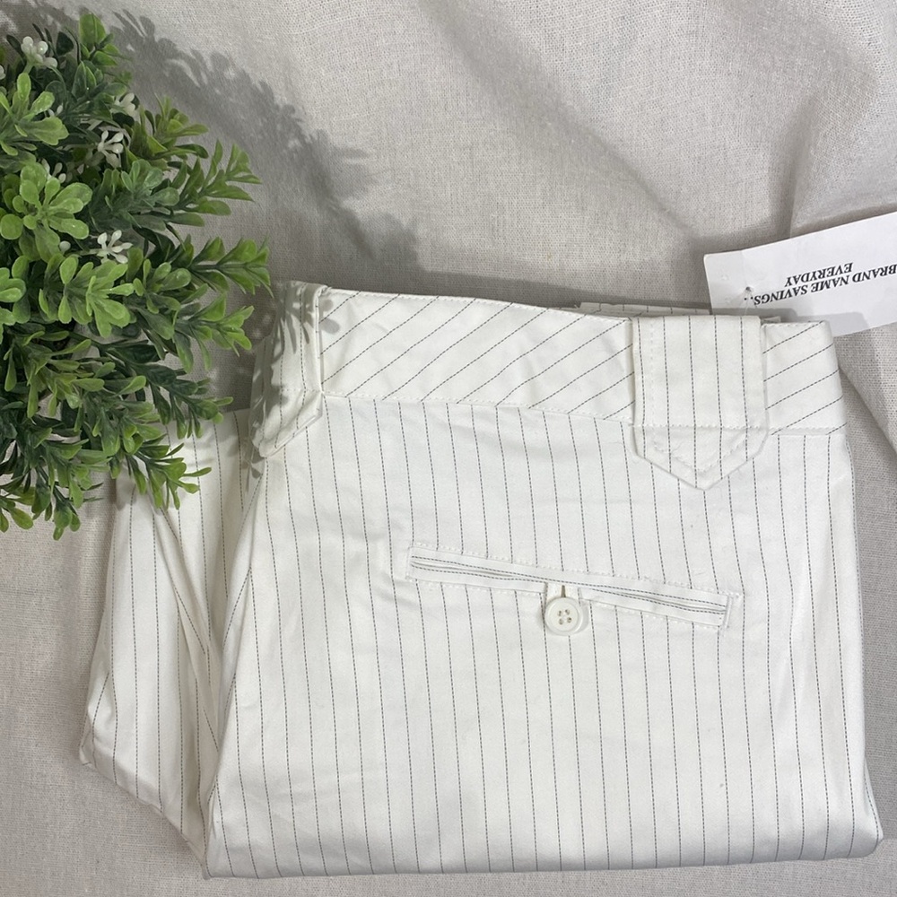 The Limited White w/Black Pin Stripe Capri Size 12 - Picture 5 of 5